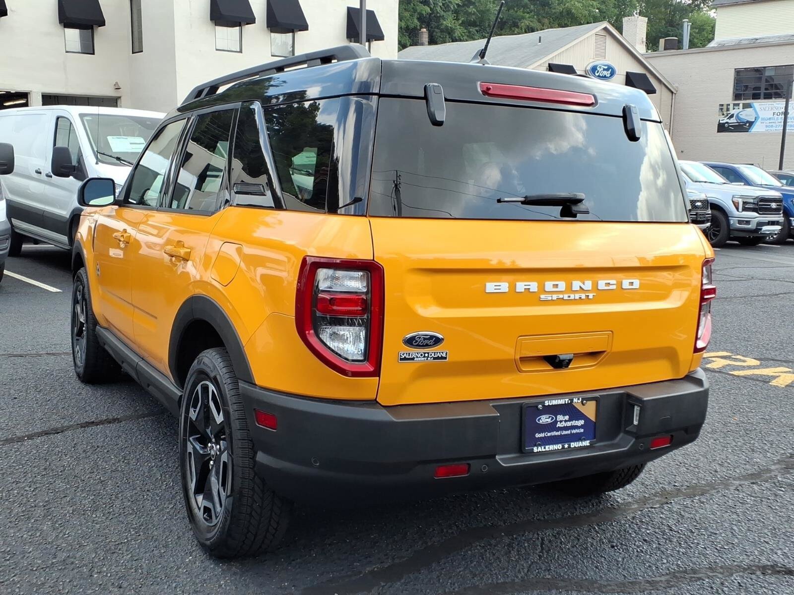 Certified 2022 Ford Bronco Sport Outer Banks w/ Tech Package AWD/4WD image 7