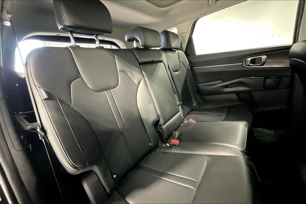 Used 2024 Kia Sorento S w/ Panoramic Sunroof Package image 37