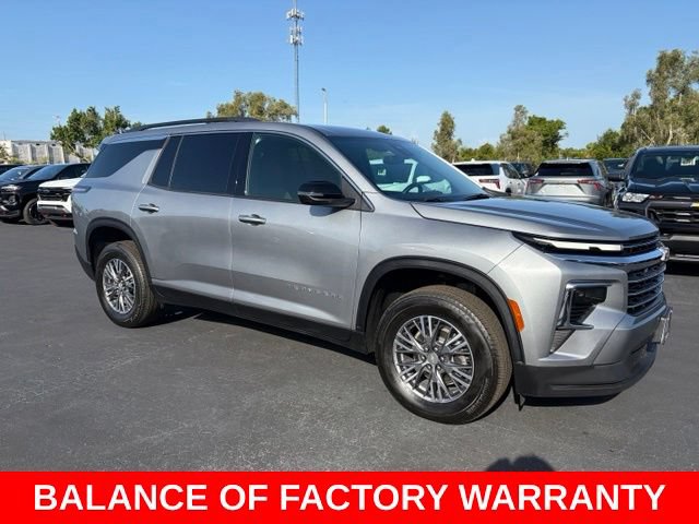 Used 2025 Chevrolet Traverse LT
