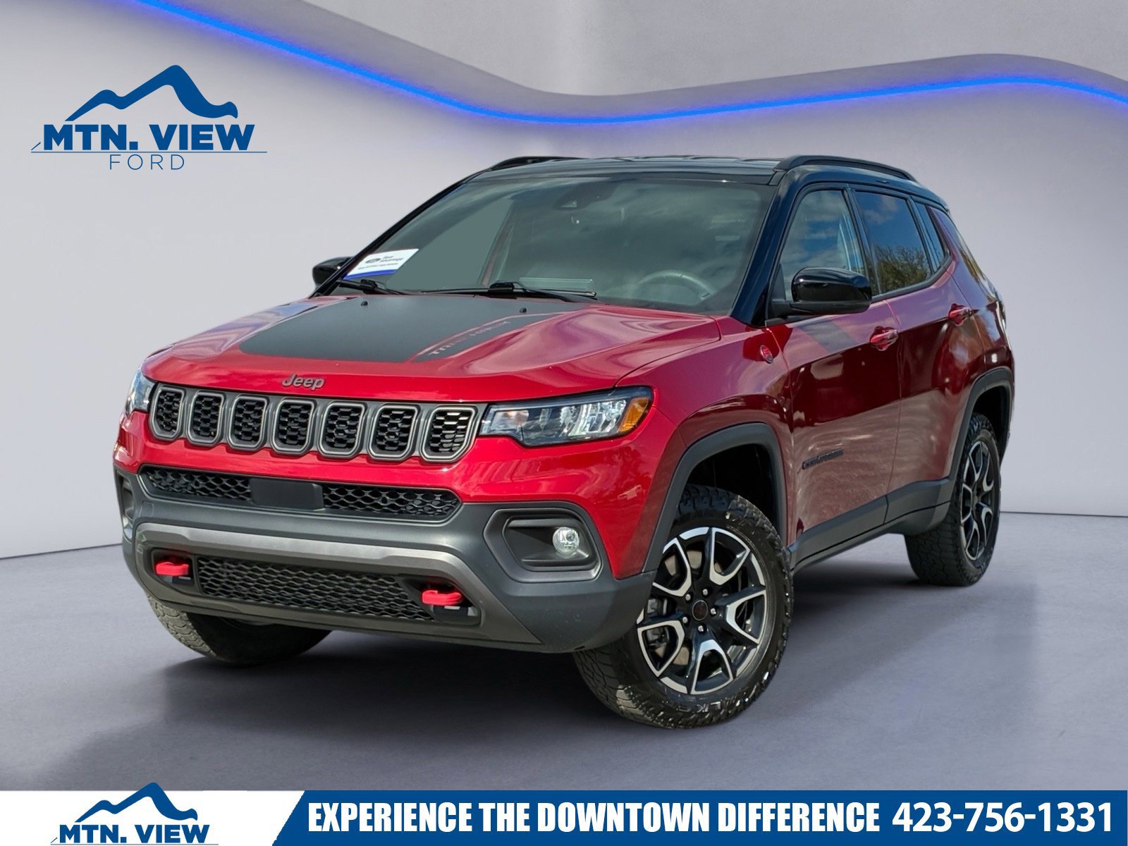 Used 2025 Jeep Compass Trailhawk AWD/4WD image 1