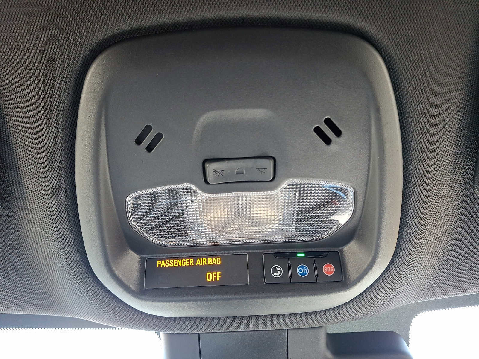 Used 2025 Chevrolet Trax RS w/ Driver Confidence Package image 30