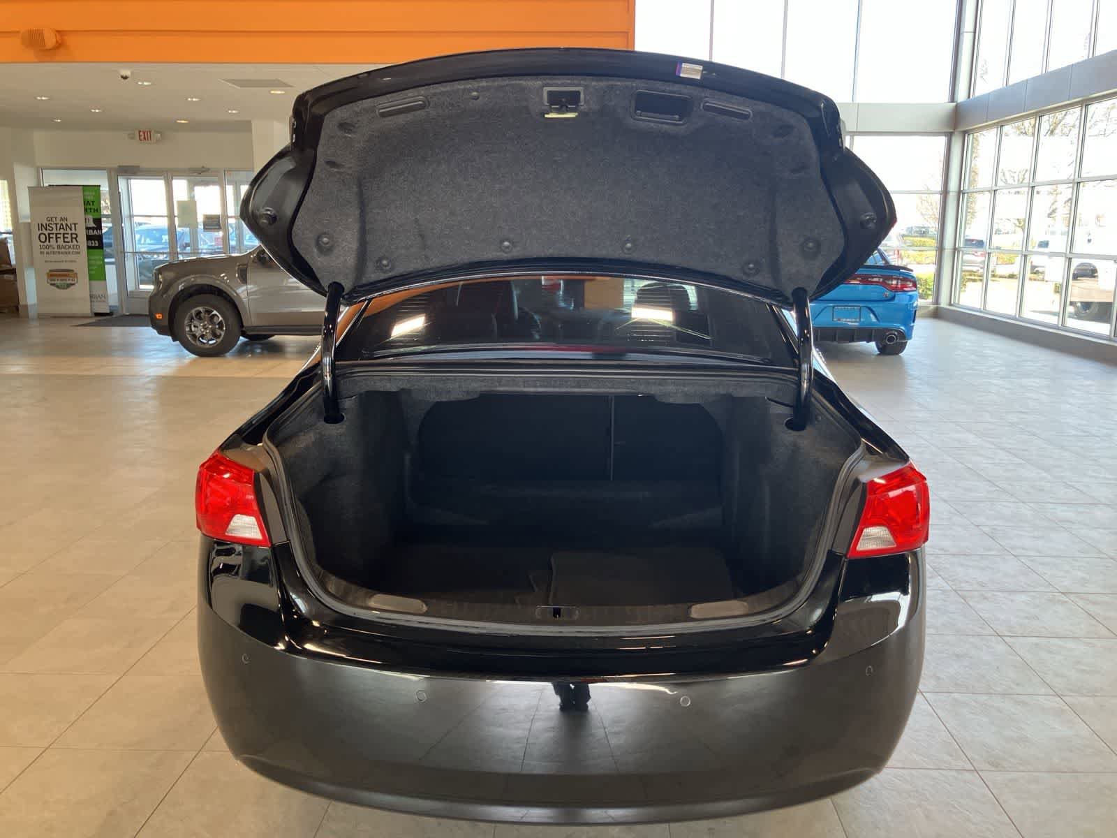 Used 2016 Chevrolet Impala LT image 25
