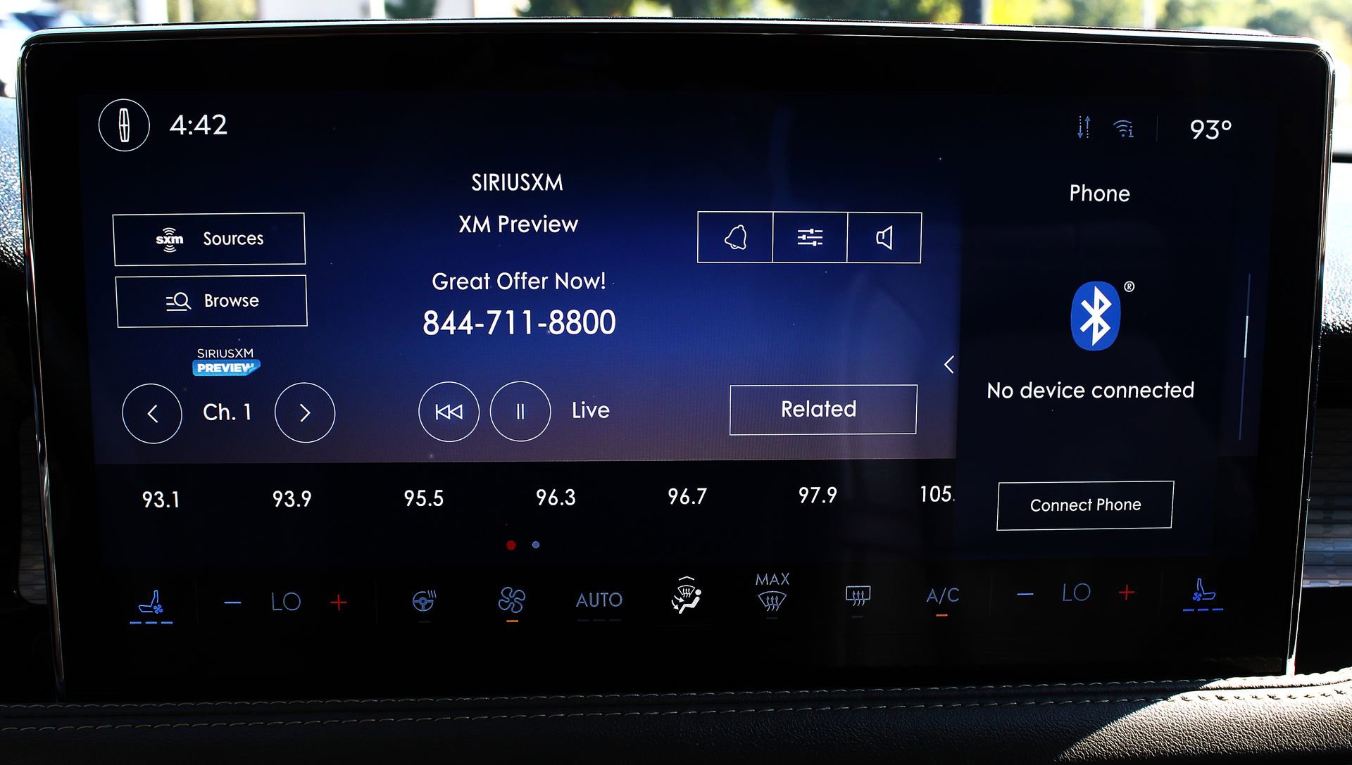 Used 2023 Lincoln Corsair Standard w/ Equipment Group 101A image 27