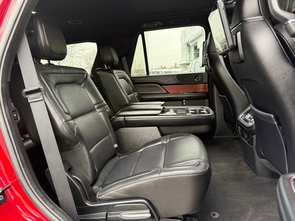 Used 2018 Lincoln Navigator Reserve w/ Technology Package image 34