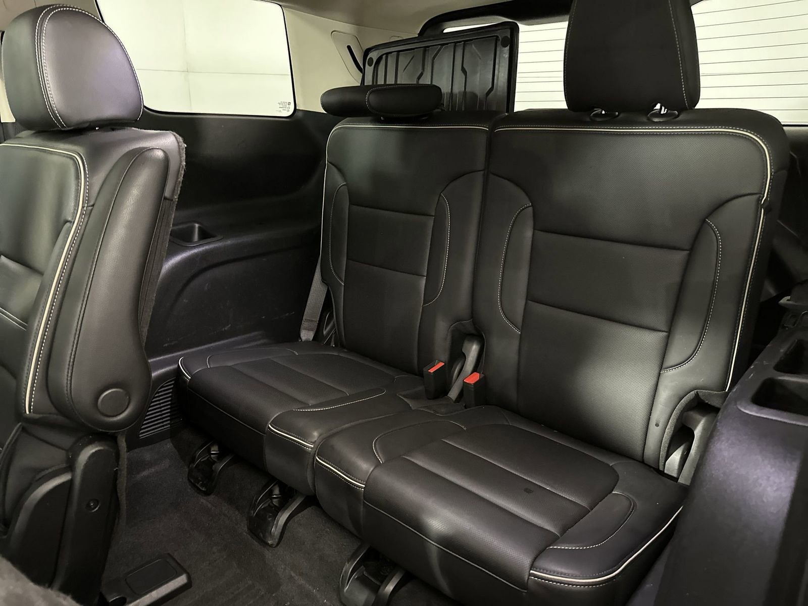 Used 2023 GMC Acadia Denali w/ Black Diamond Edition image 28