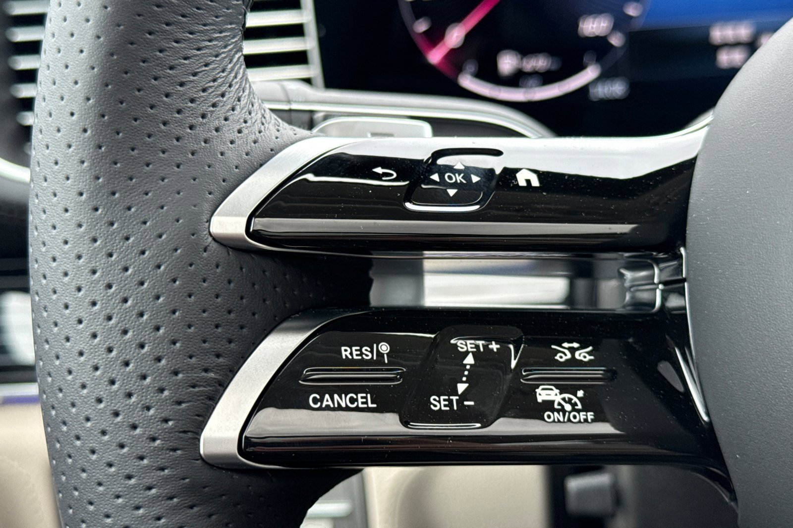 New 2026 Mercedes-Benz GLS 450 4MATIC image 31