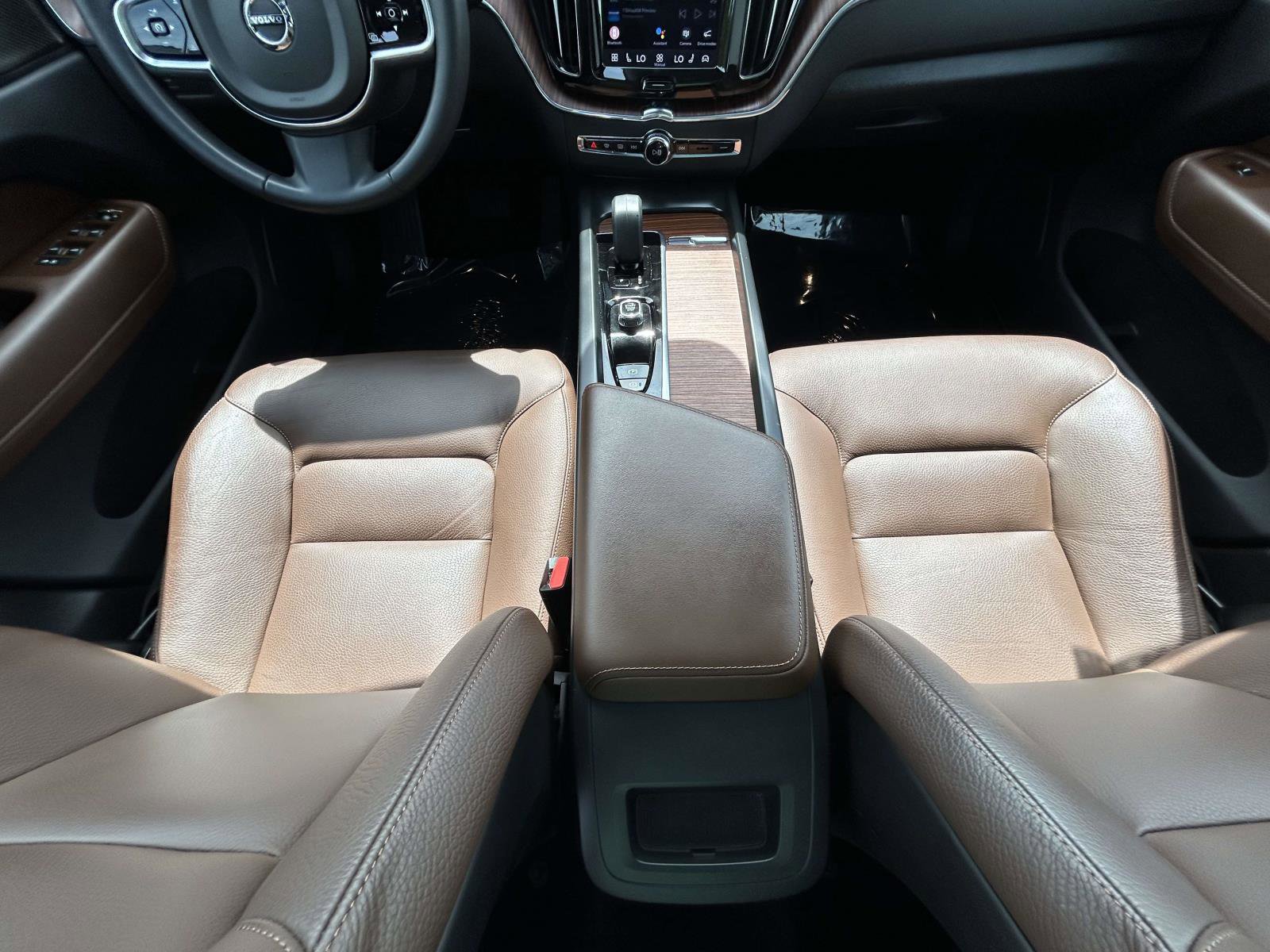 Certified 2024 Volvo XC60 B5 Plus image 13