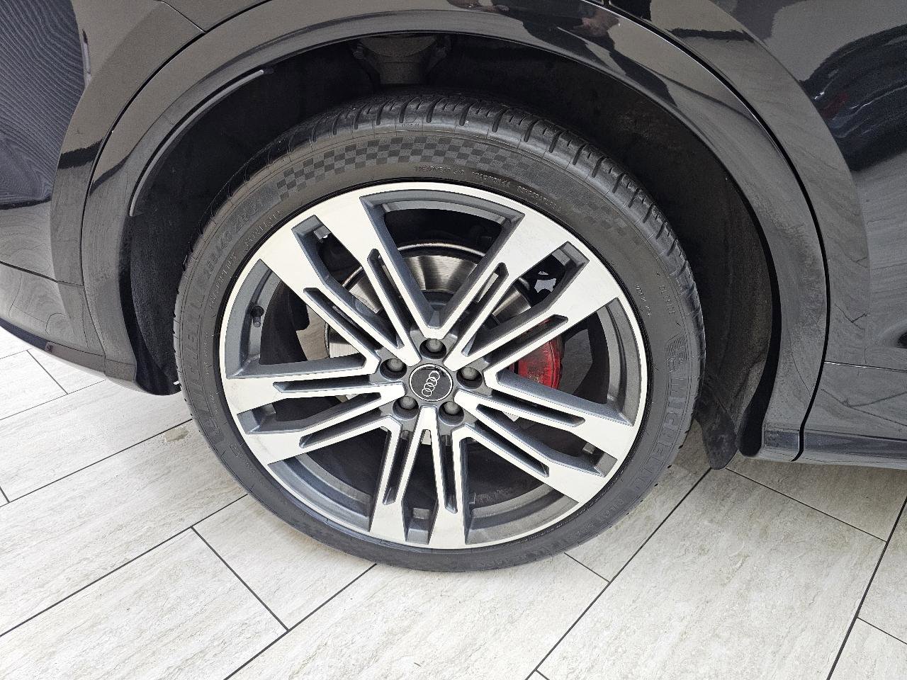 Used 2018 Audi SQ5 Premium Plus w/ S Sport Package image 41