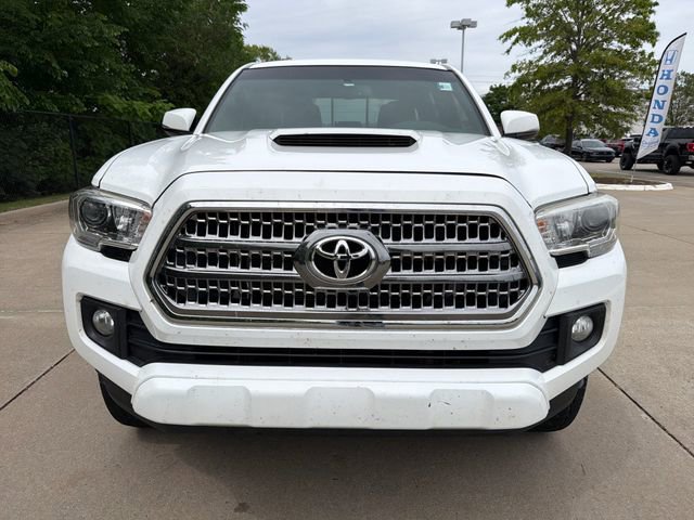 Used 2017 Toyota Tacoma TRD Sport w/ Tow Package image 8