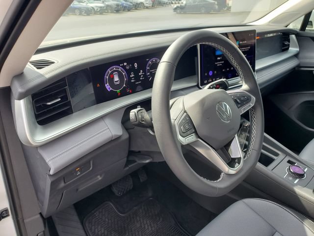 New 2026 Volkswagen Tiguan SE AWD/4WD image 25