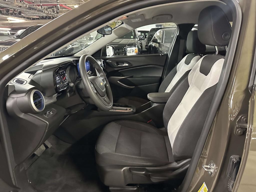 Certified 2024 Chevrolet Trax LS w/ LS Convenience Package FWD image 13