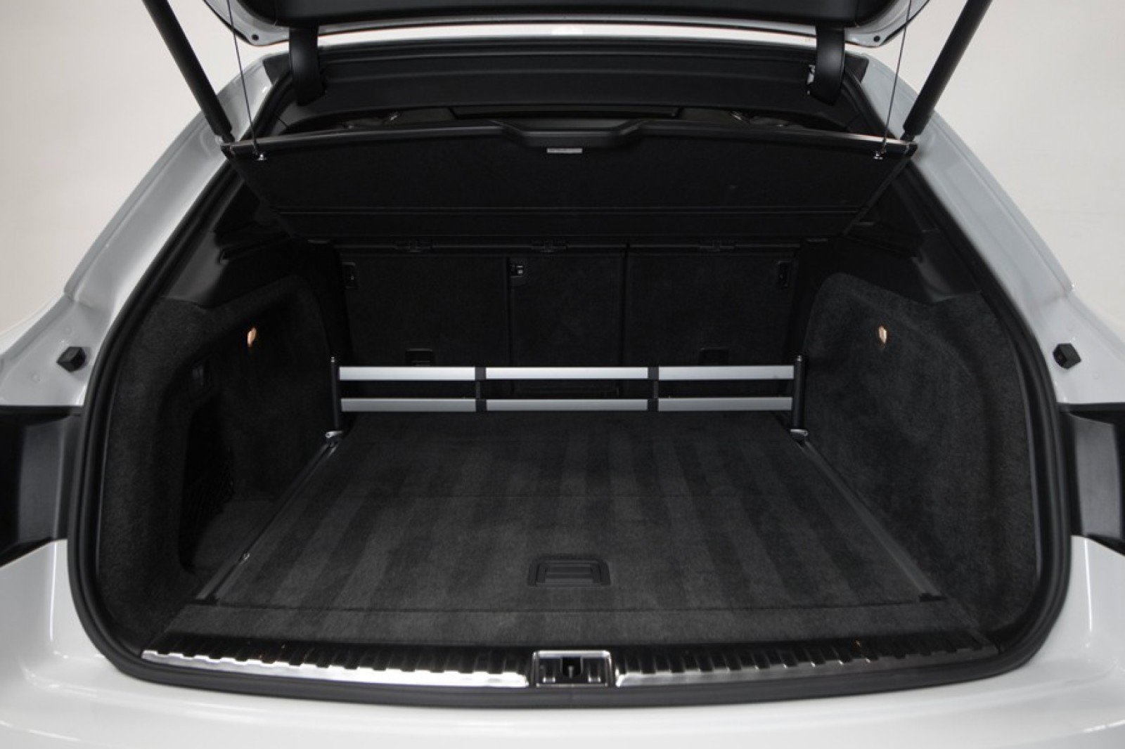 Used 2017 Bentley Bentayga image 67