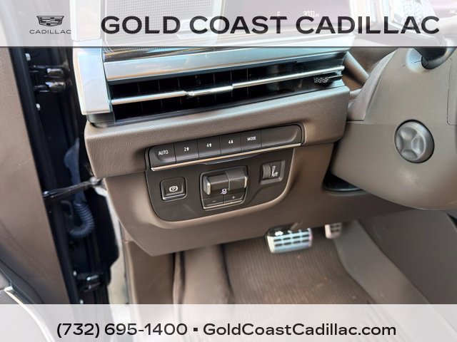 Certified 2025 Cadillac Escalade Premium Luxury w/ LPO, Floor Liner Package AWD/4WD image 22