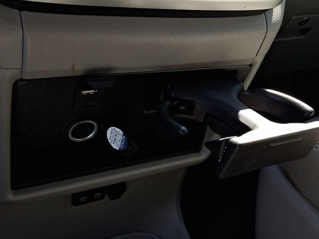 Used 2020 Toyota Sienna L image 23