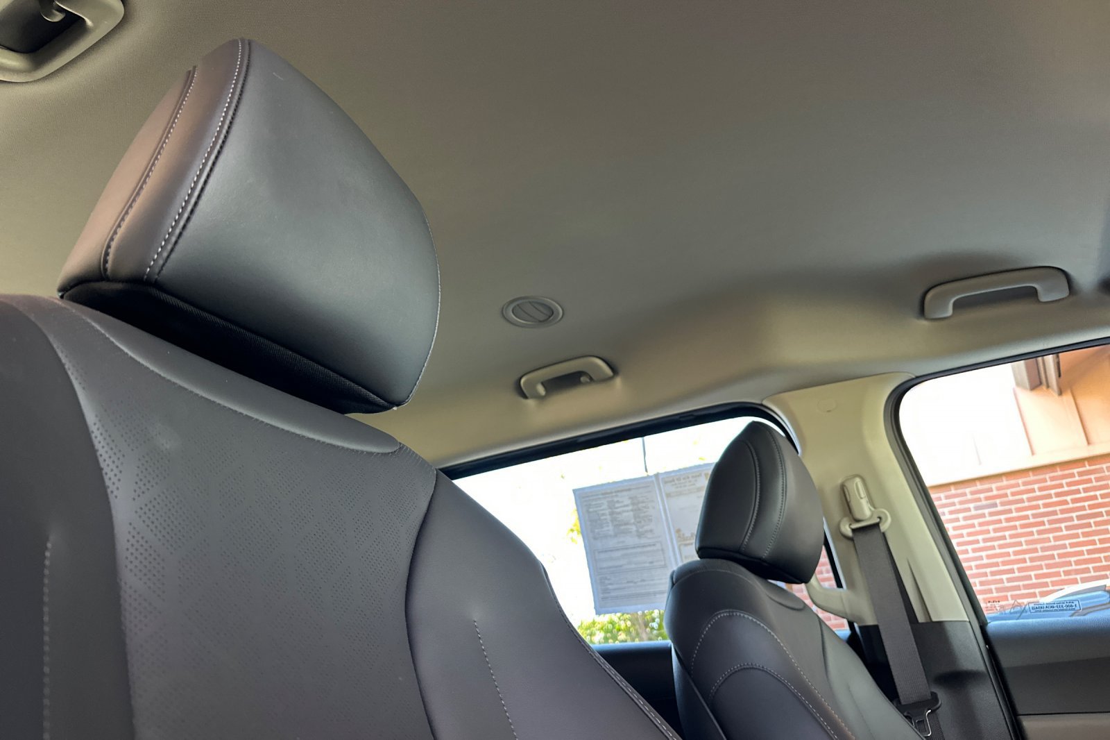Used 2026 Kia Carnival FWD image 18
