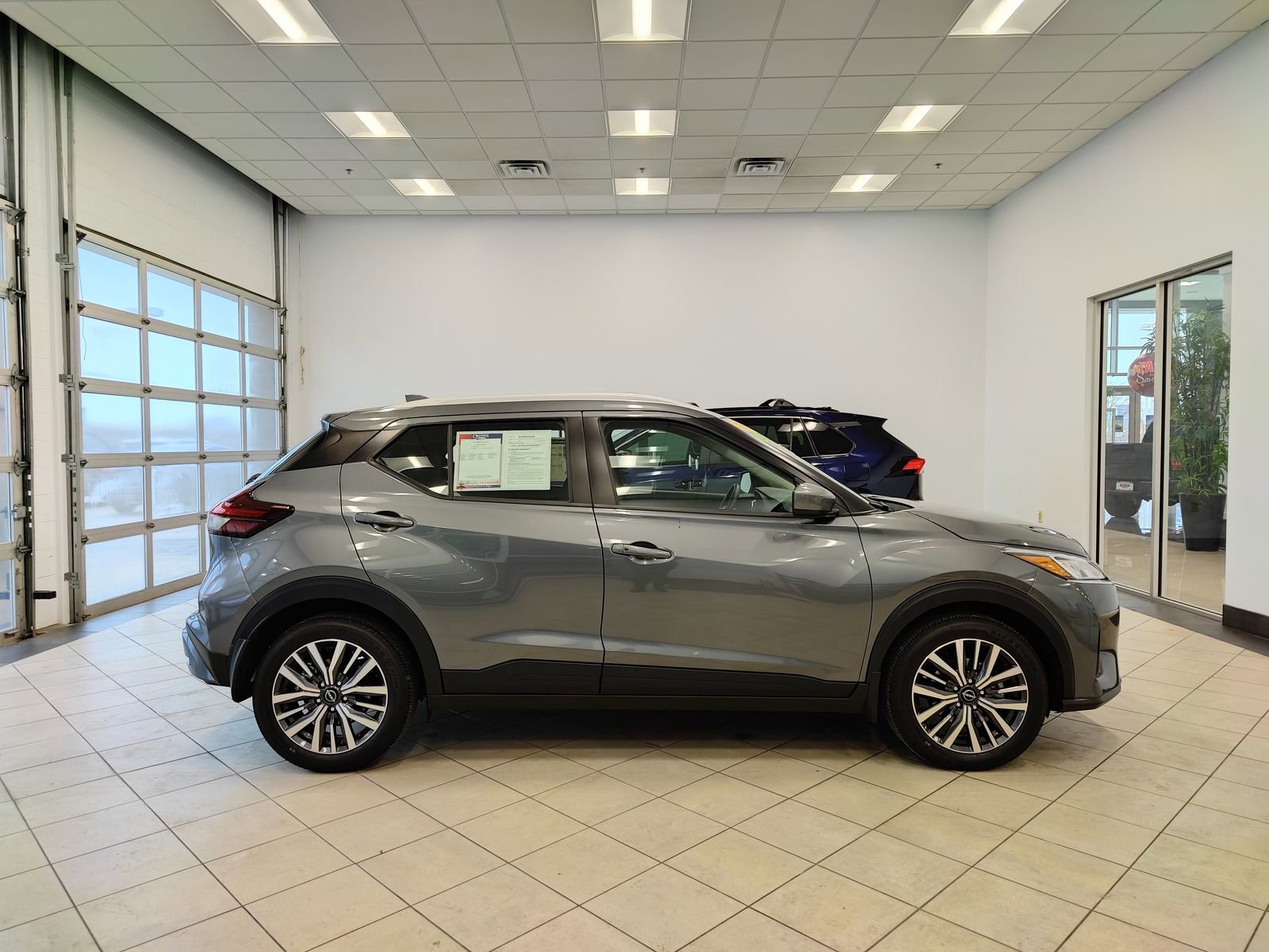 Used 2024 Nissan Kicks SV image 2