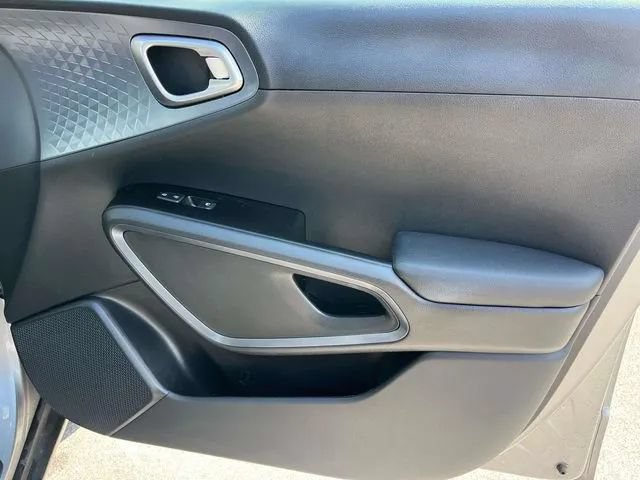 Used 2025 Kia Soul EX FWD image 25