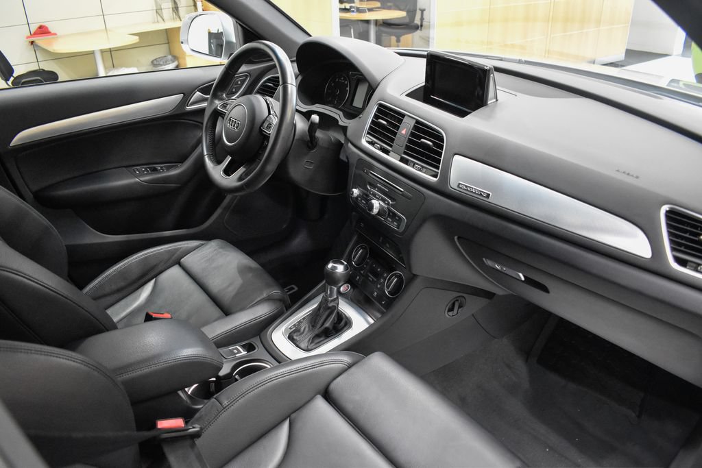 Used 2018 Audi Q3 2.0T Premium w/ Convenience Package AWD/4WD image 21