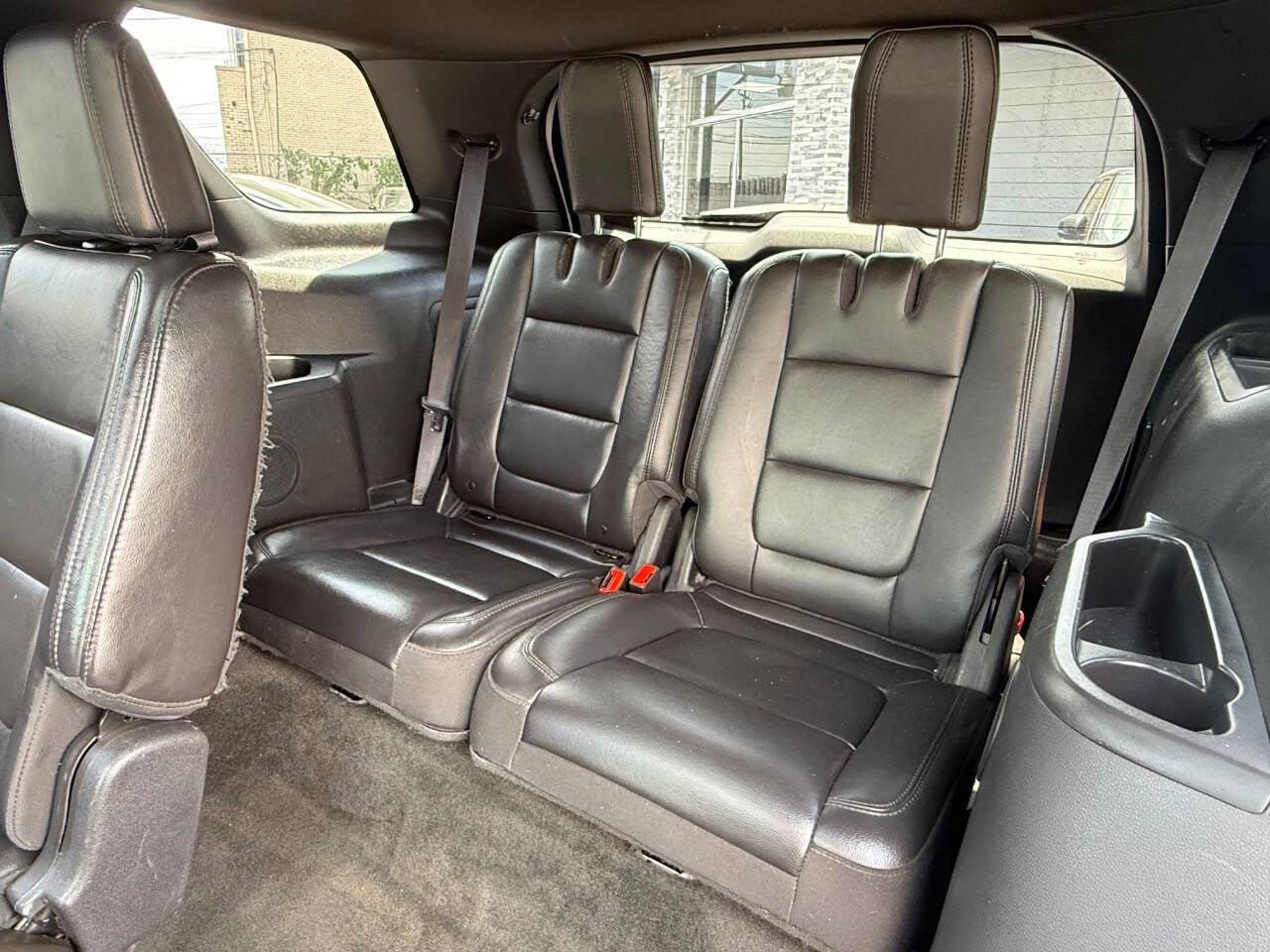 Used 2014 Ford Explorer XLT w/ Equipment Group 202A AWD/4WD image 14