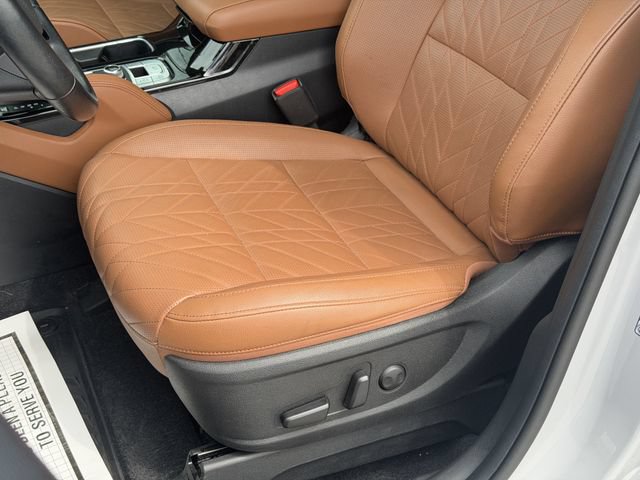 Used 2025 Kia Telluride AWD image 14