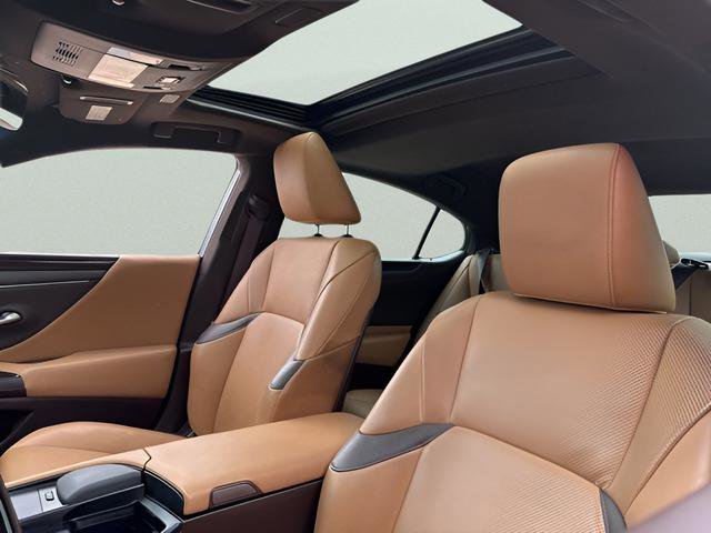 Used 2019 Lexus ES 350 w/ Premium Package FWD image 16