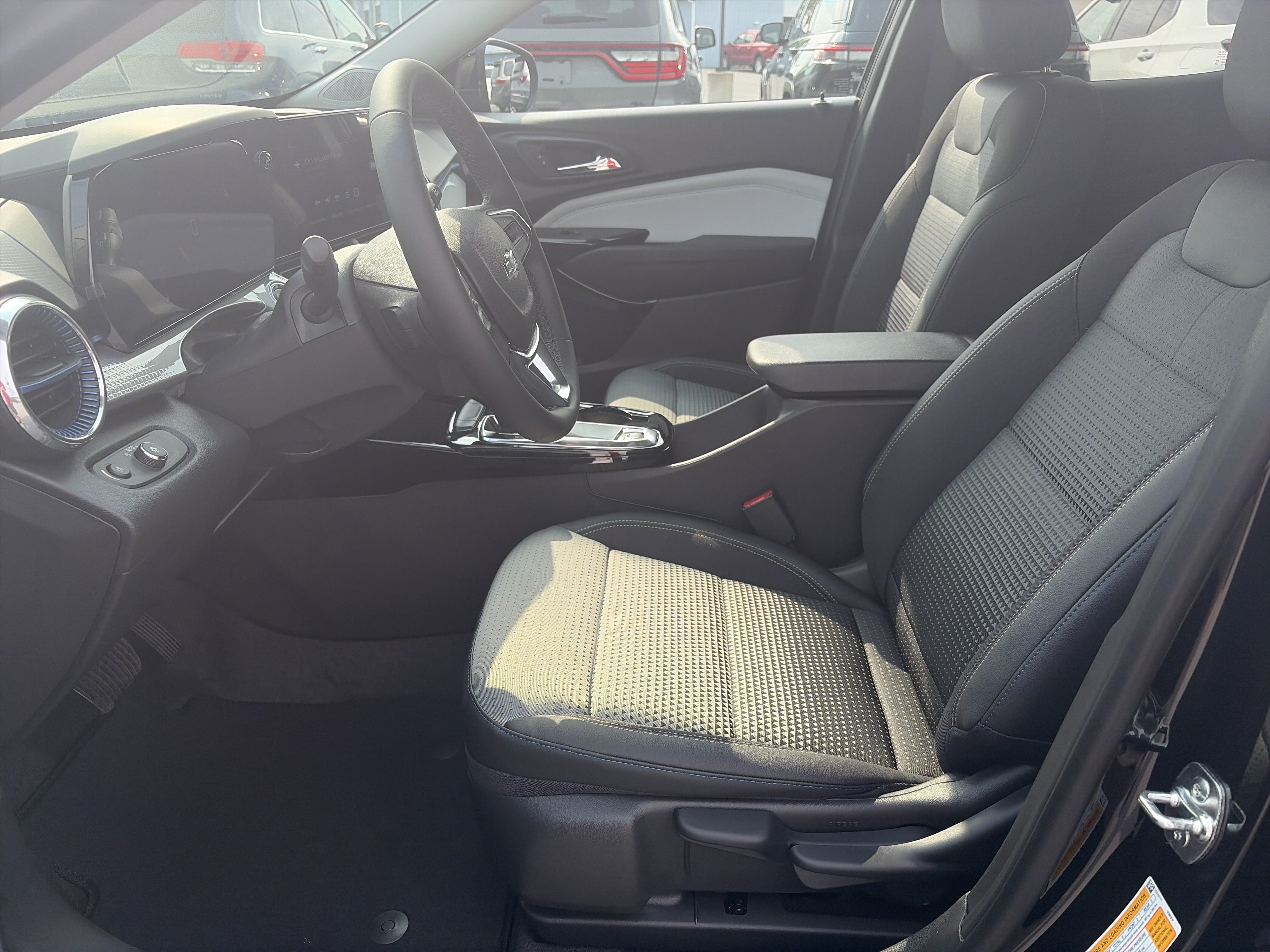 New 2026 Chevrolet Trax LT w/ Driver Confidence Package FWD image 5