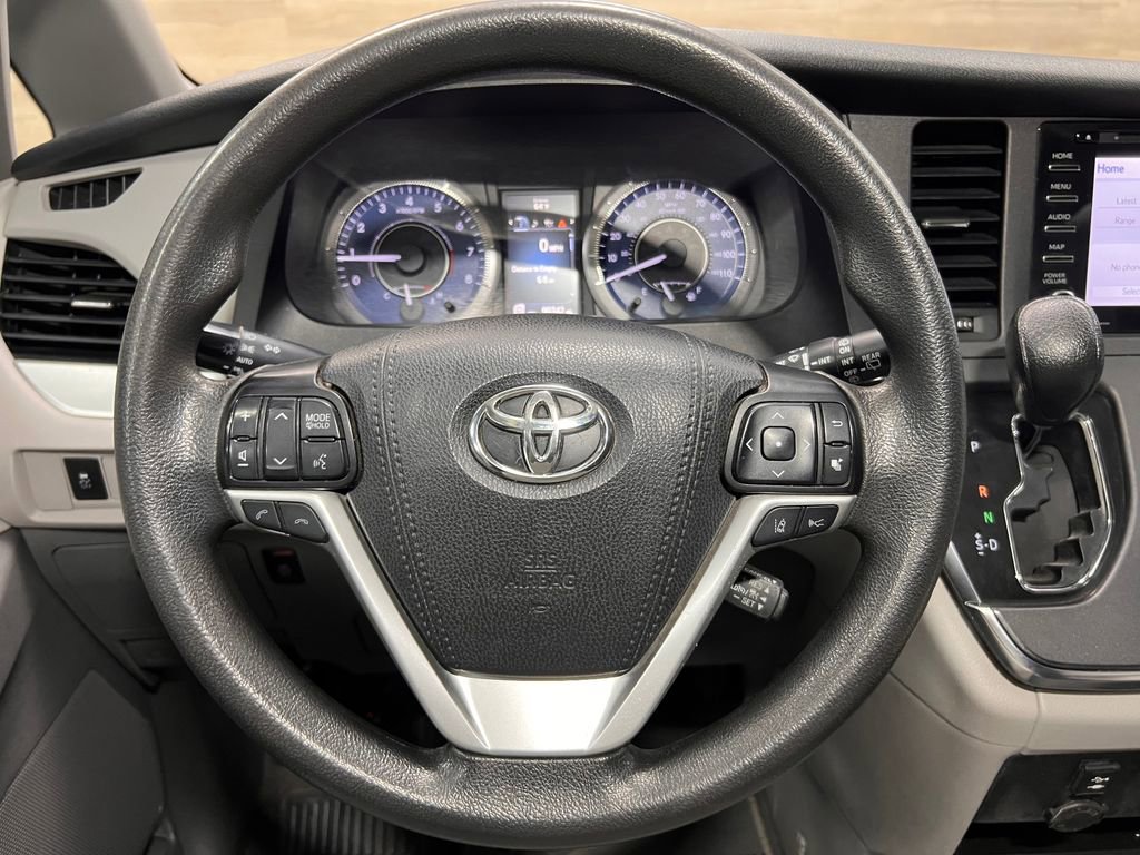 Used 2019 Toyota Sienna LE FWD image 9