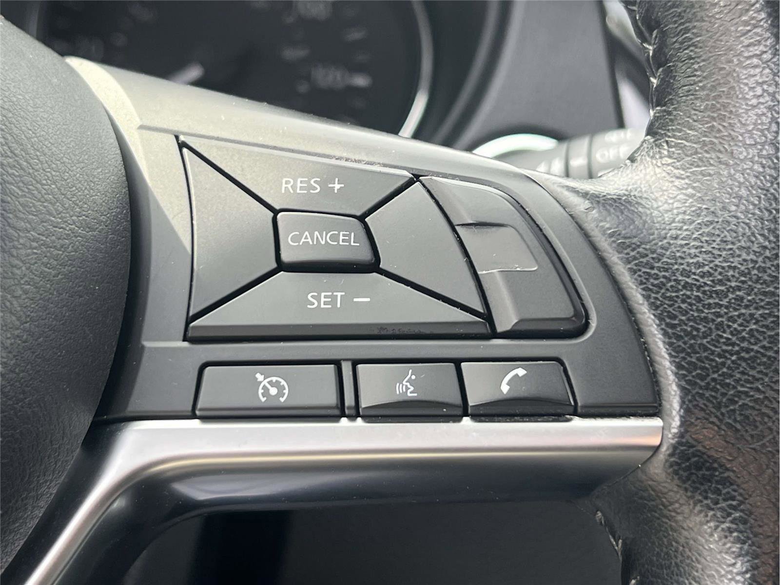 Used 2022 Nissan Rogue Sport SV image 21