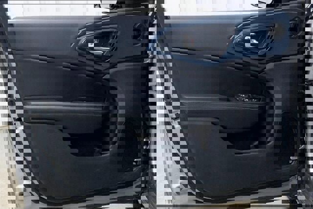 Used 2015 Chrysler 200 S w/ Navigation & Sound Group I image 20