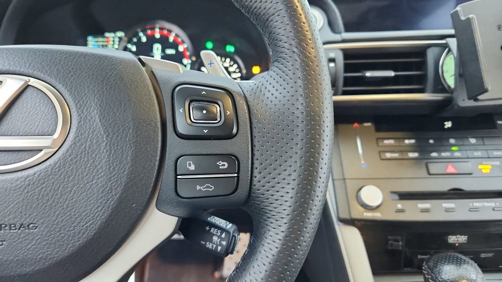 Used 2015 Lexus RC F image 31