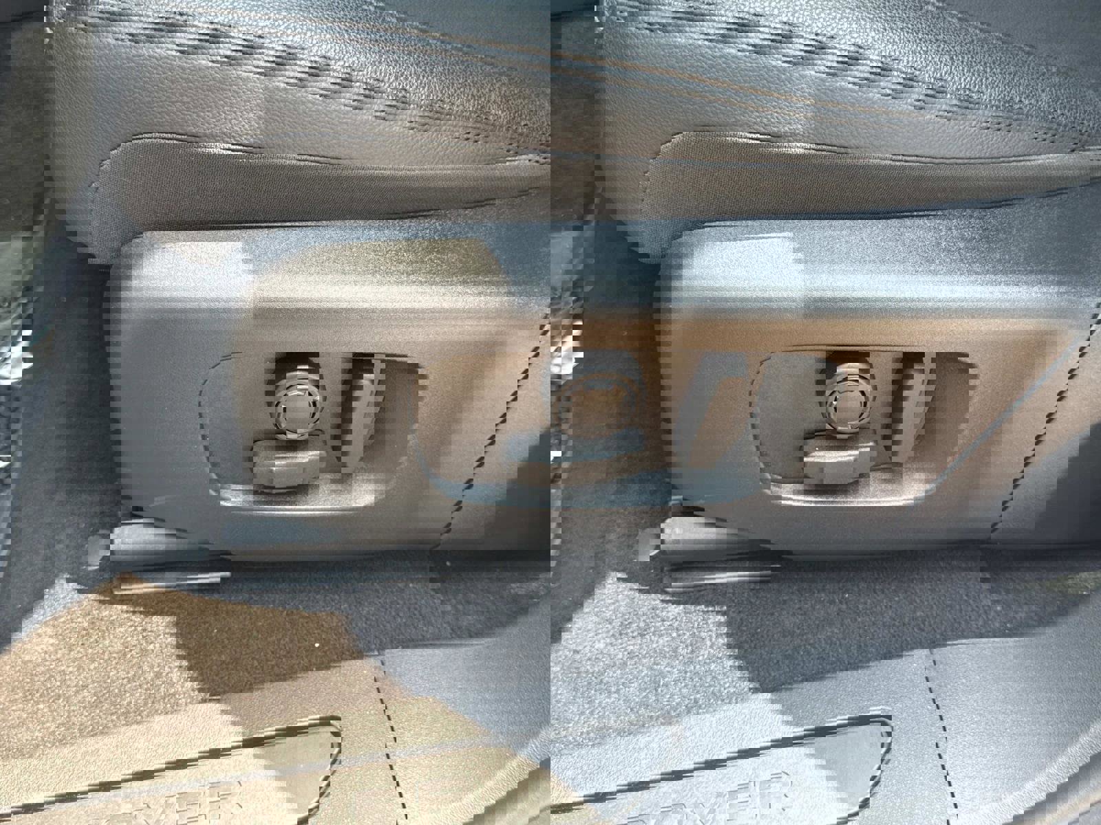 Certified 2025 Land Rover Range Rover Evoque S image 19