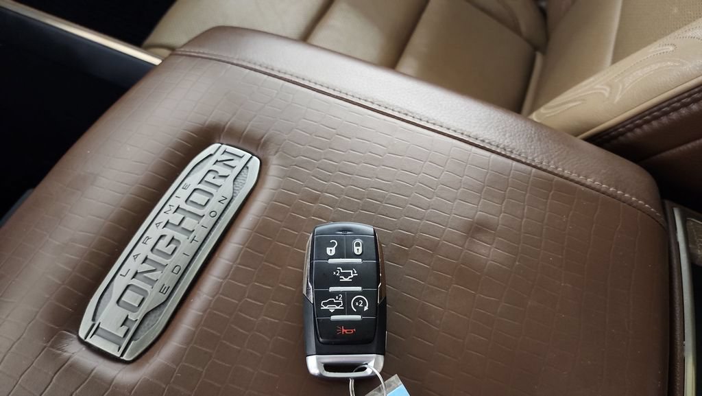 Used 2019 RAM 1500 Laramie Longhorn AWD/4WD image 22