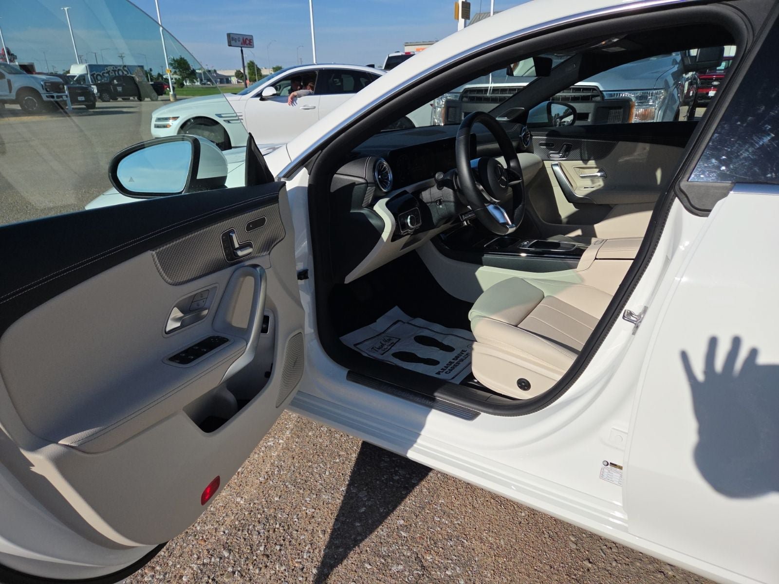Used 2025 Mercedes-Benz CLA 250 4MATIC image 17