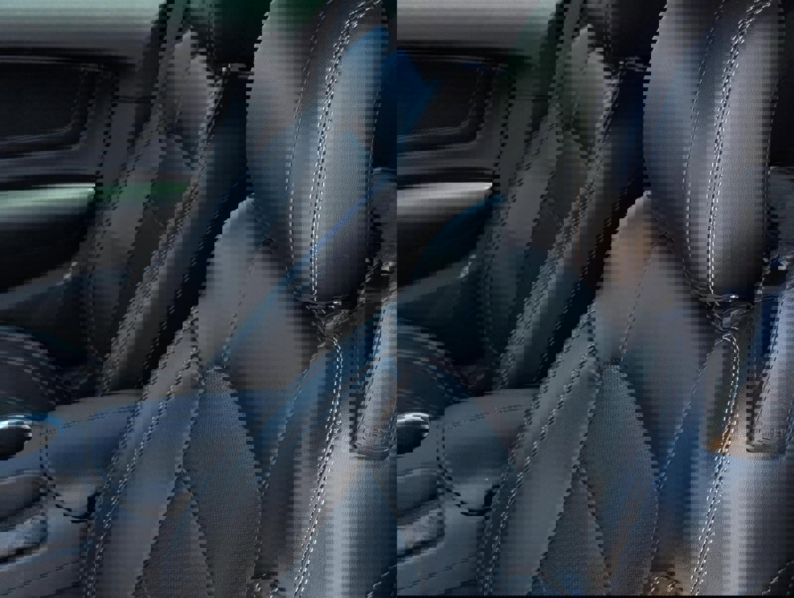 Used 2019 Ford Mustang GT Premium w/ Equipment Group 401A image 19