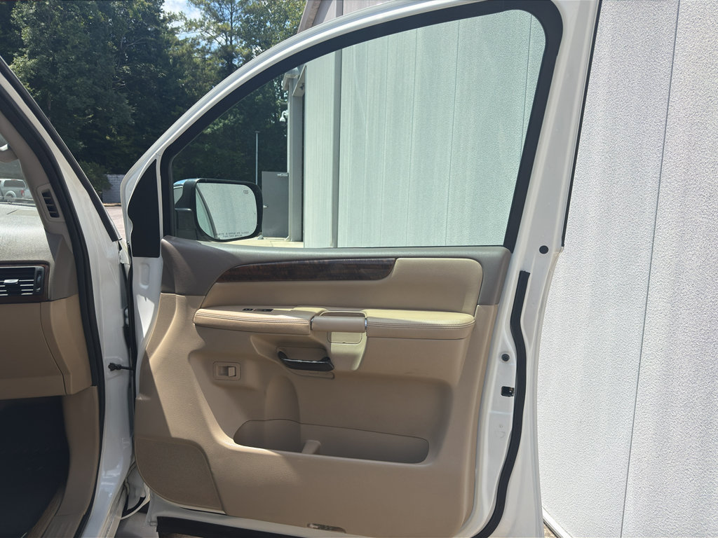 Used 2011 Nissan Armada SL RWD image 20
