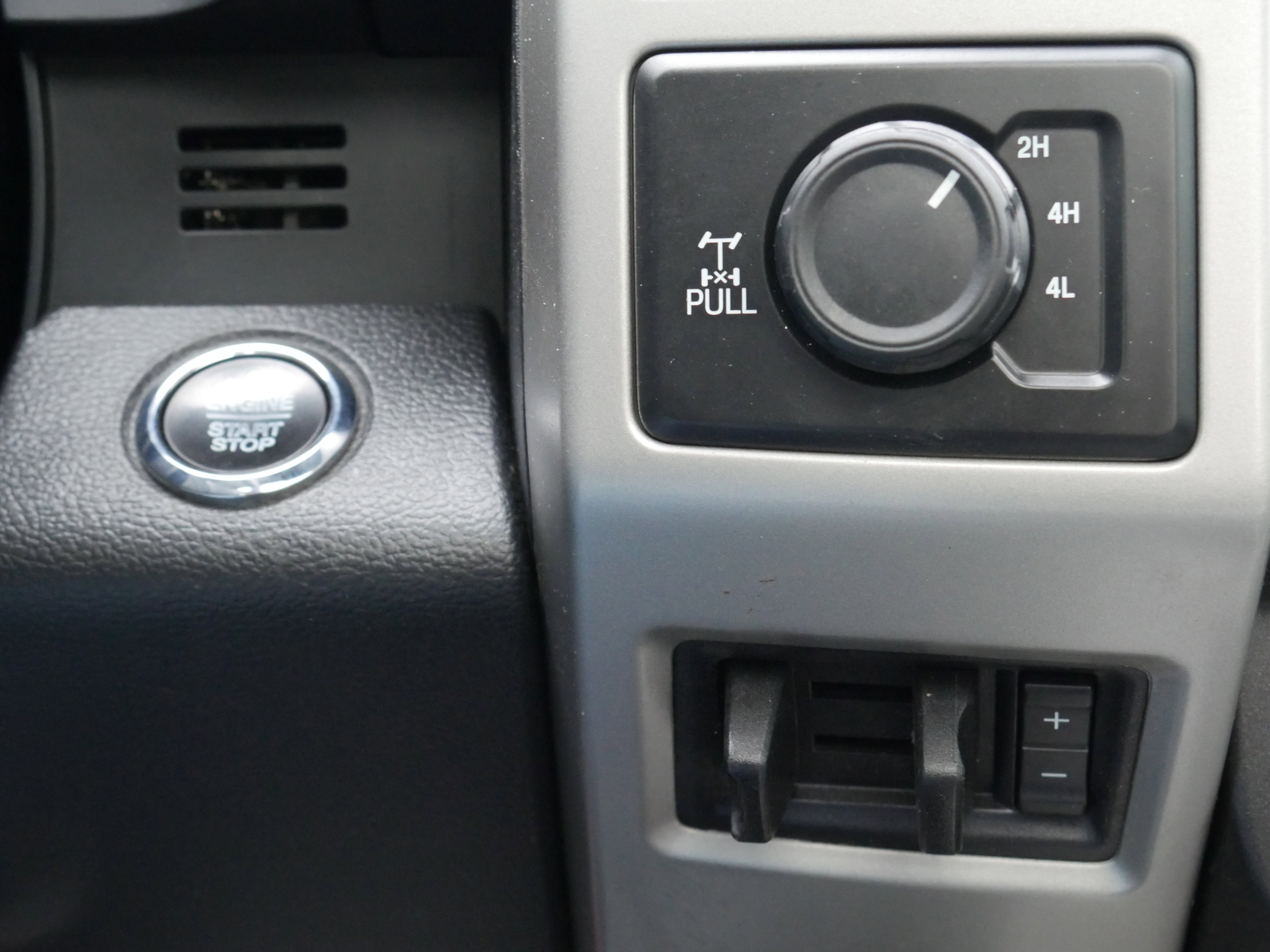 Used 2020 Ford F350 Lariat w/ Lariat Ultimate Package image 16