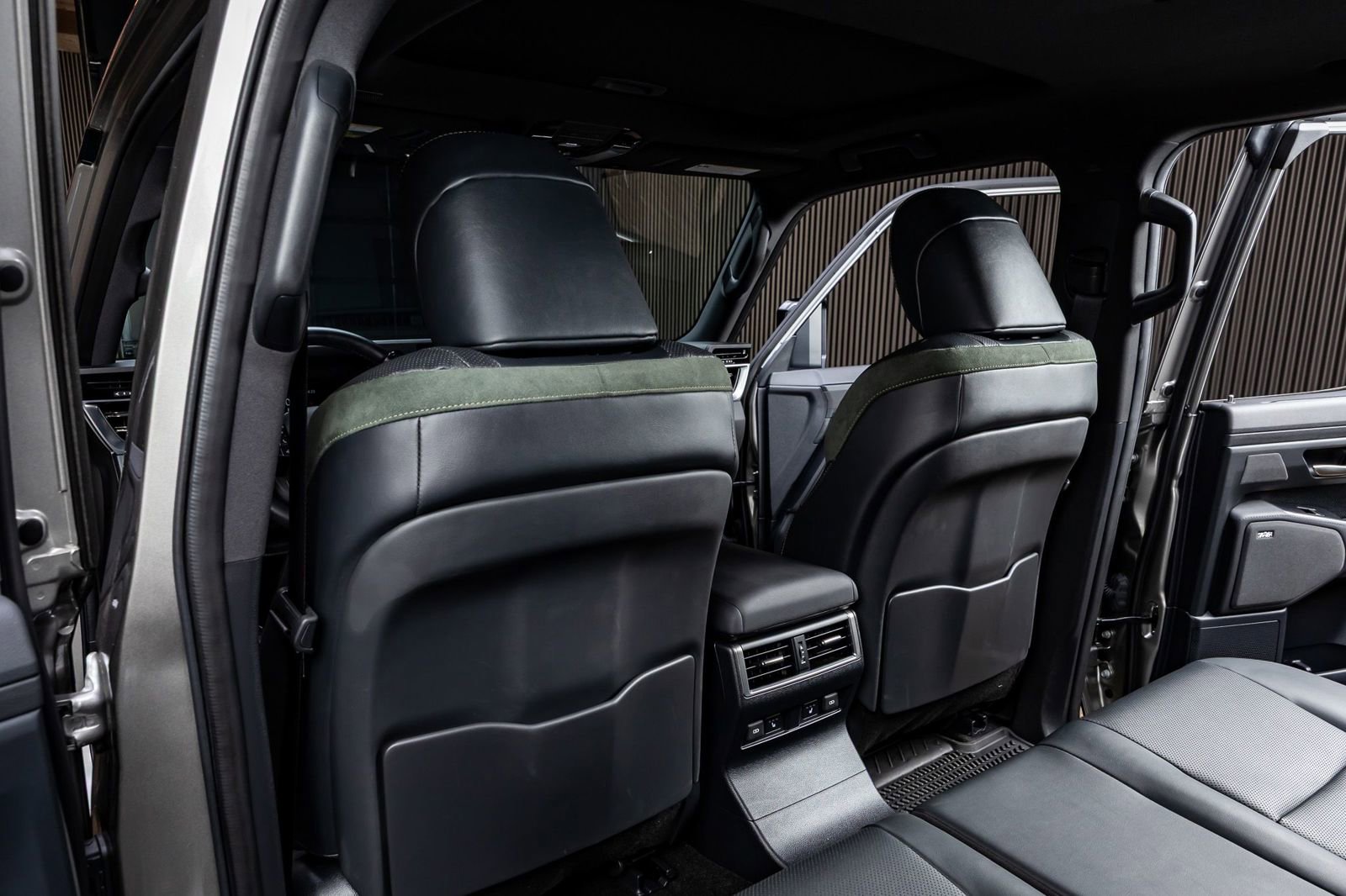 Used 2024 Lexus GX 550 image 34