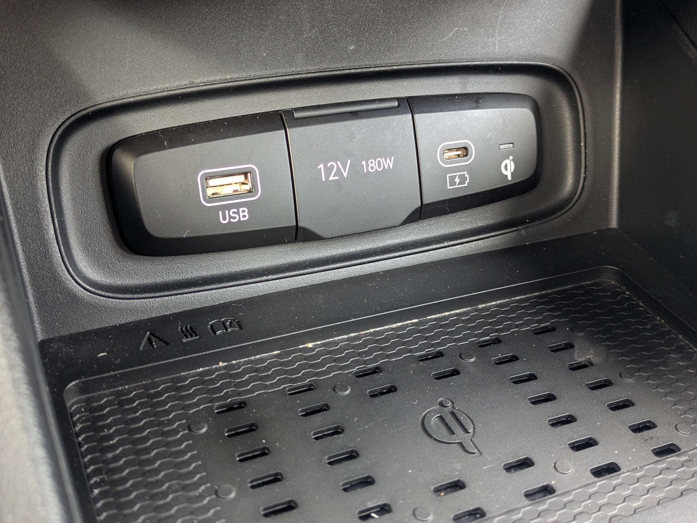 Used 2026 Hyundai Venue SEL FWD image 19