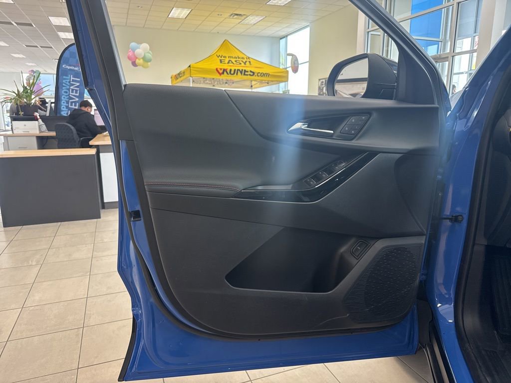 New 2026 Chevrolet Equinox RS w/ Convenience Package III AWD/4WD image 8