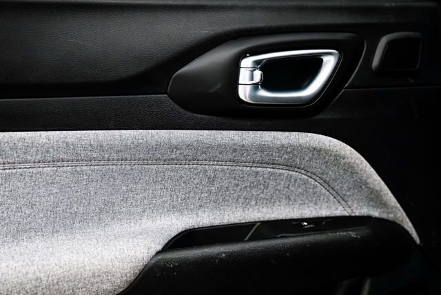 Used 2022 Jeep Compass Latitude w/ Sun and Sound Group image 24