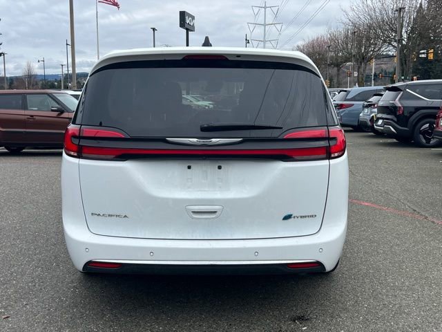 Used 2024 Chrysler Pacifica Select image 11