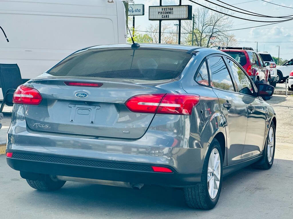 Used 2016 Ford Focus SE w/ SE Power Seat Package image 6
