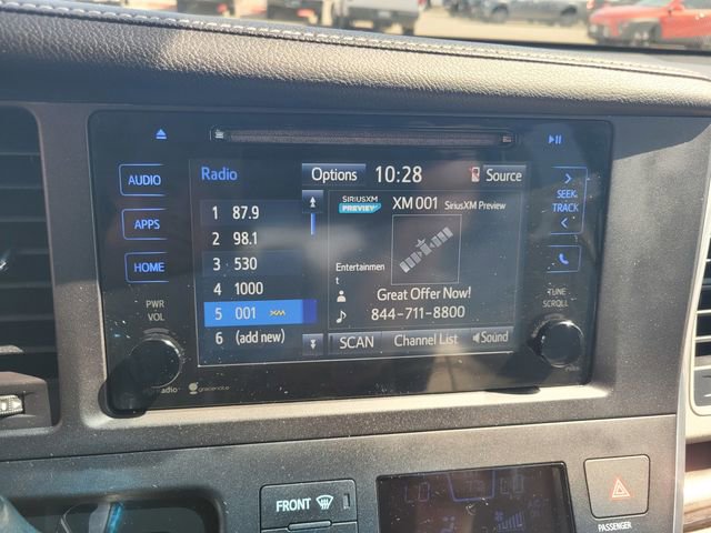 Used 2015 Toyota Sienna XLE FWD image 23