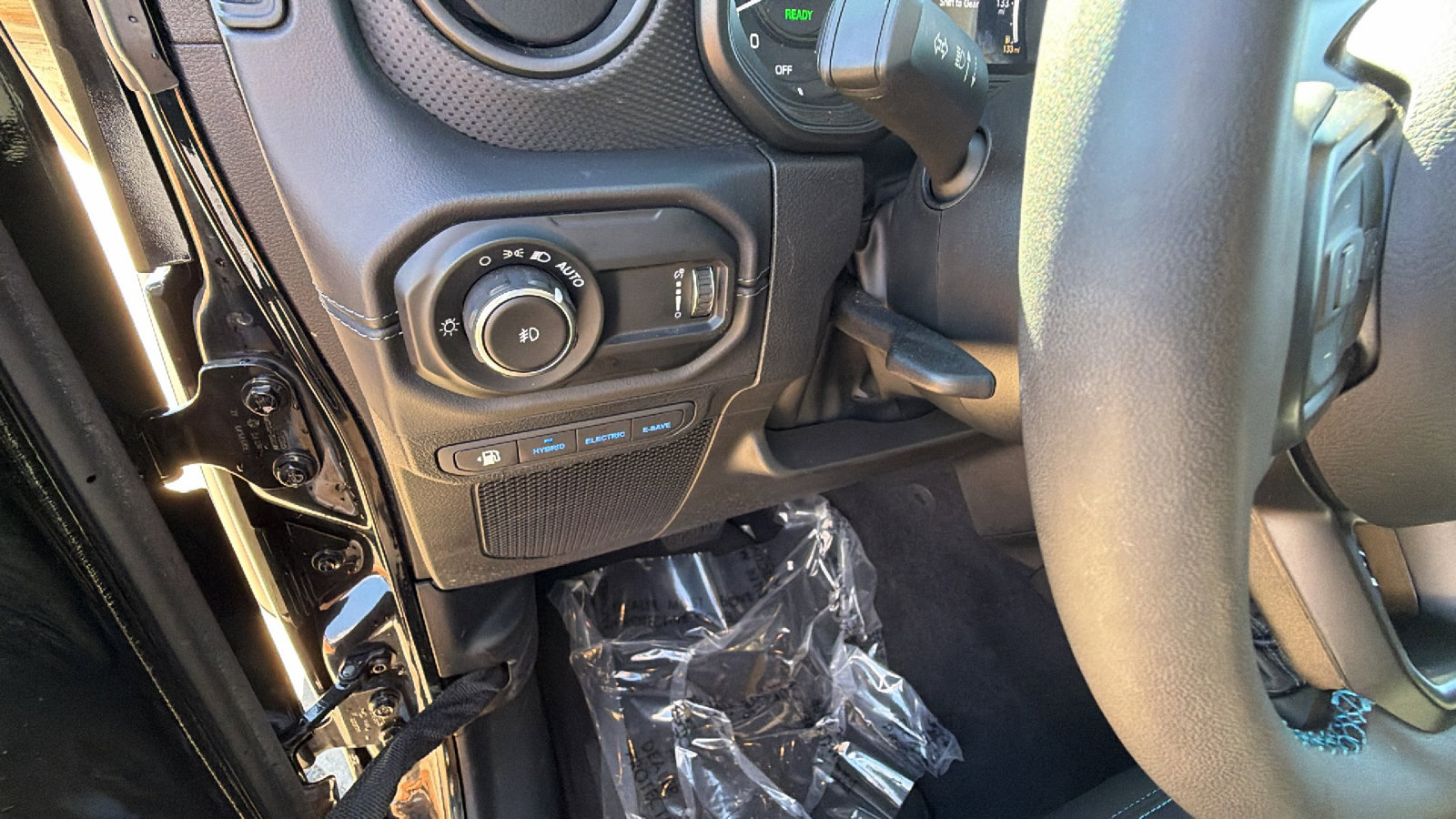 Used 2025 Jeep Wrangler Unlimited Rubicon 4xe w/ Convenience Group image 25