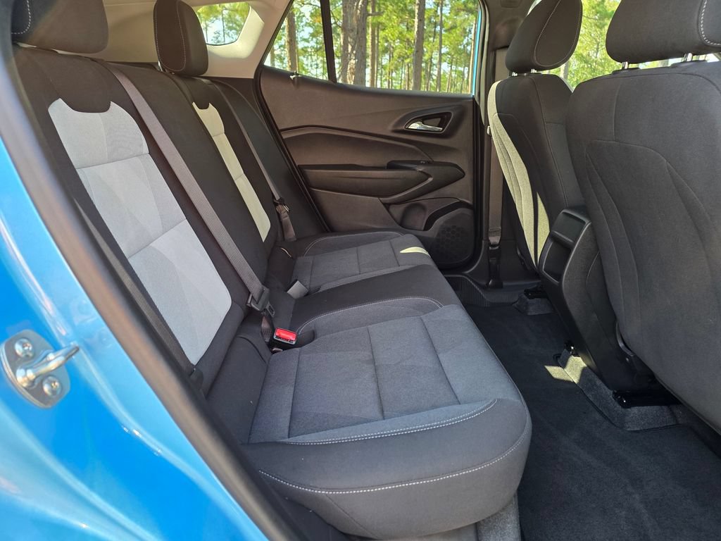 Used 2026 Chevrolet Trax LS w/ LS Convenience Package FWD image 21