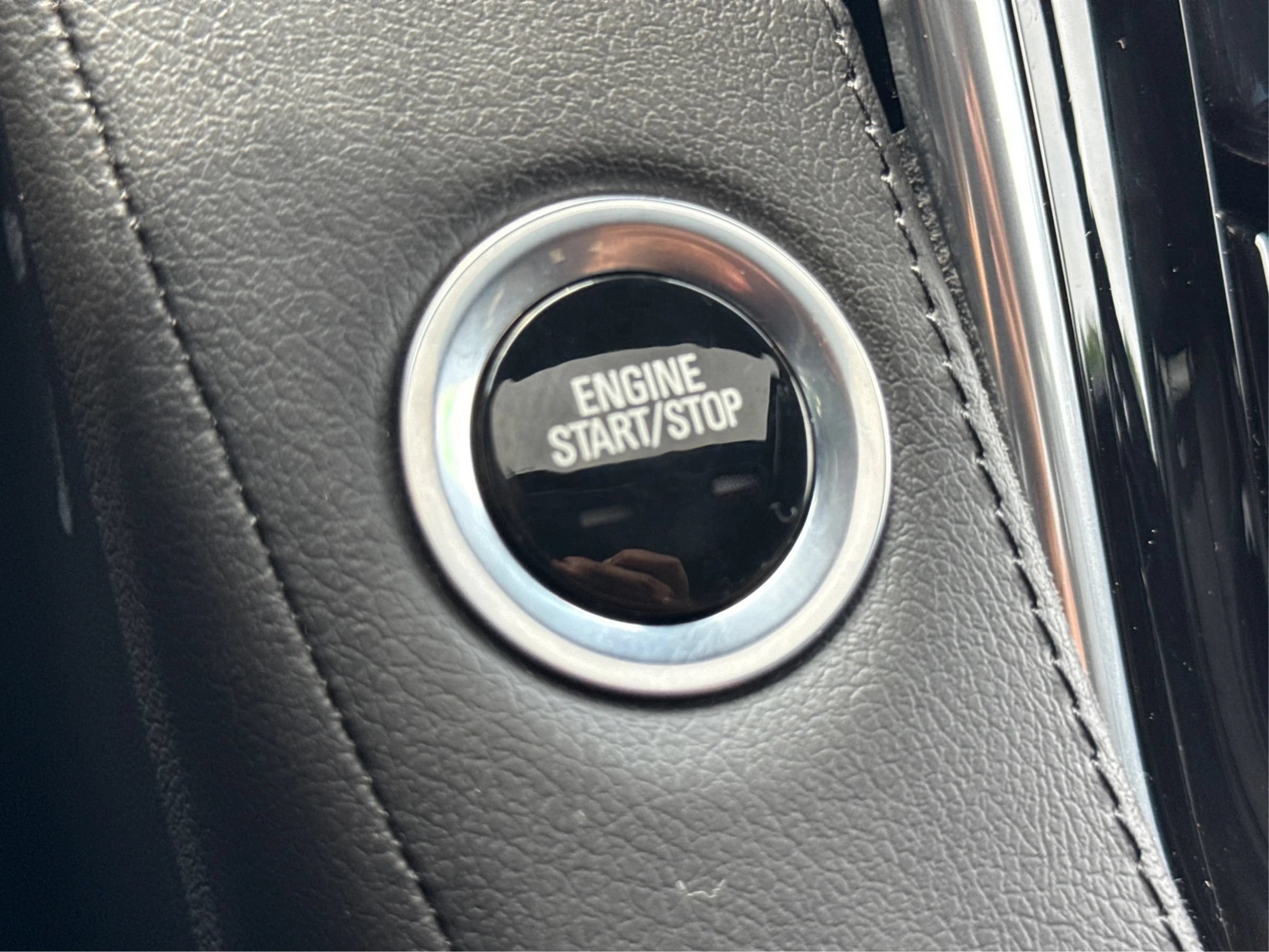 Used 2020 Cadillac Escalade Luxury AWD/4WD image 29