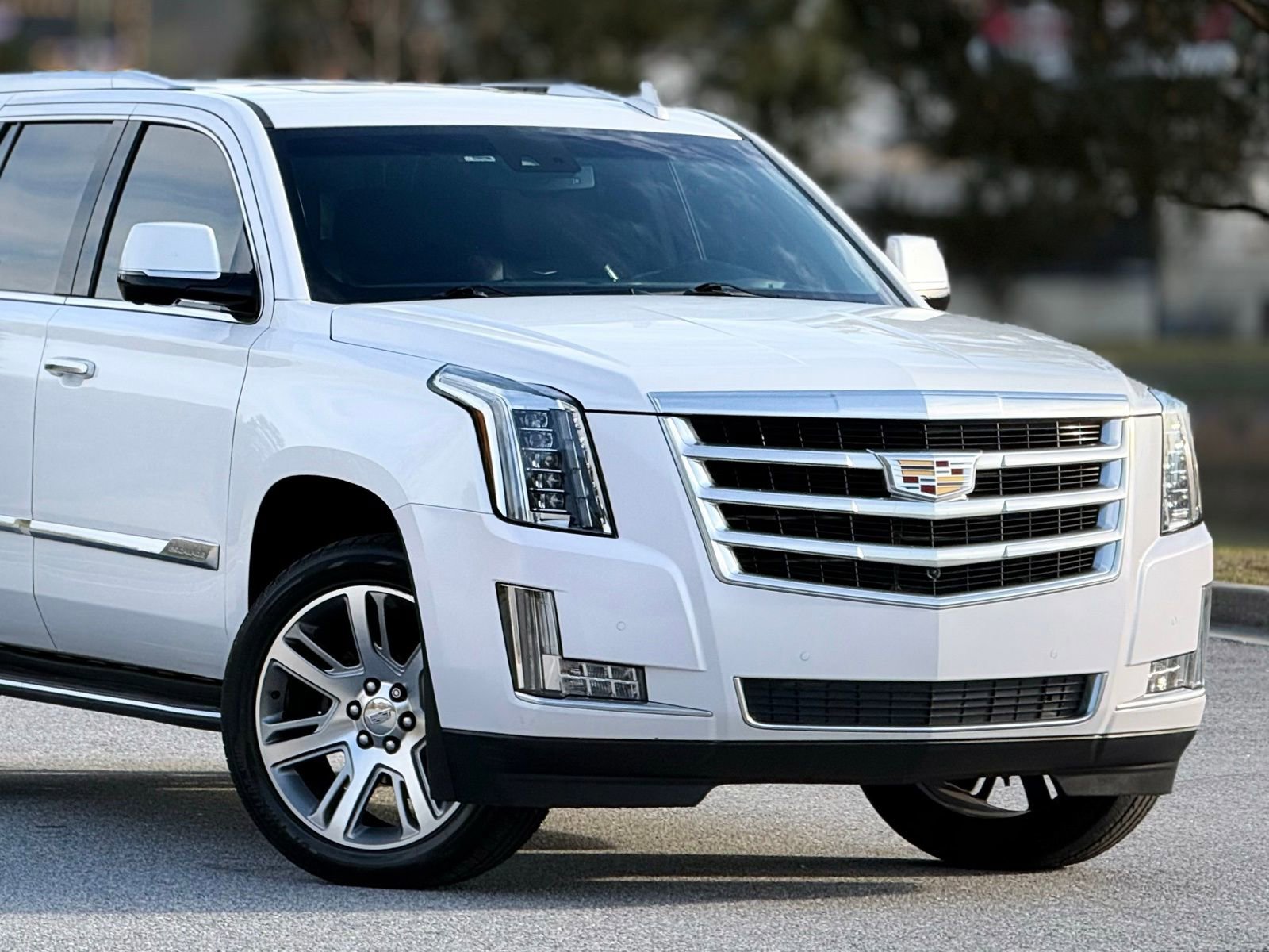Used 2016 Cadillac Escalade Luxury image 46