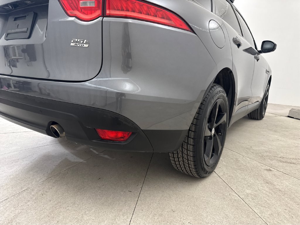 Used 2018 Jaguar F-PACE Premium AWD/4WD image 21