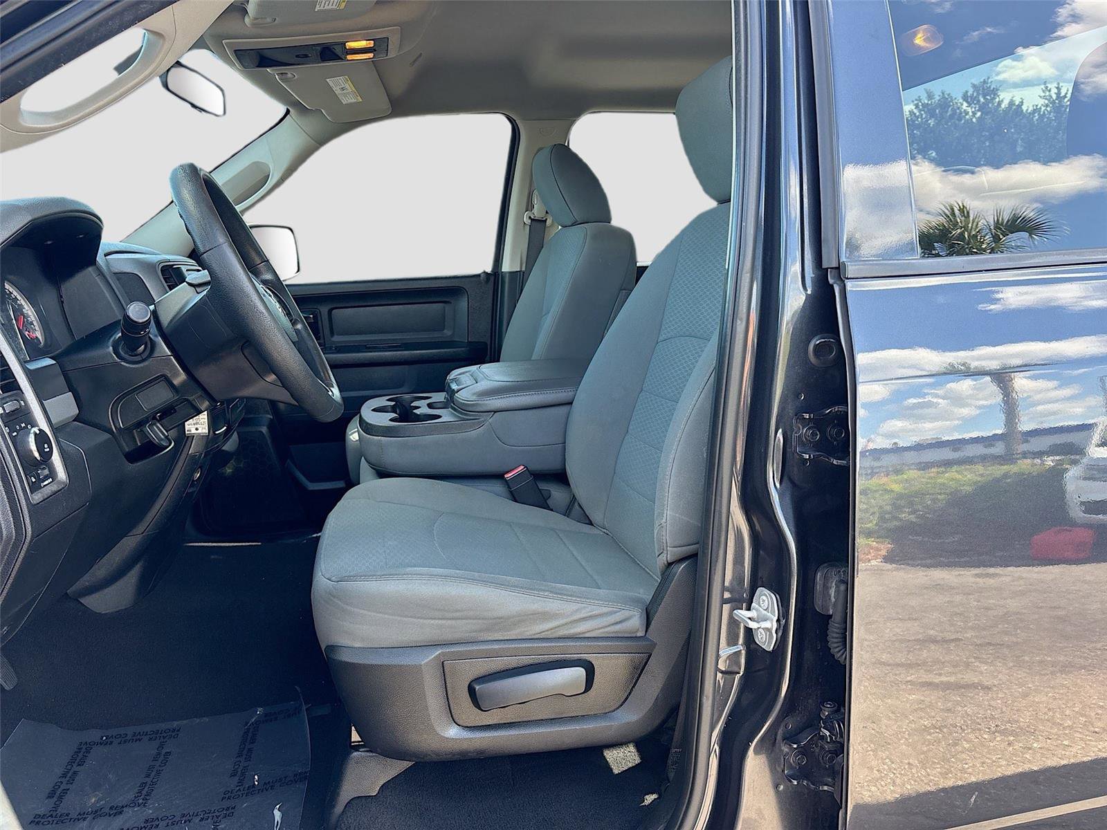 Used 2018 RAM 1500 Express RWD image 19