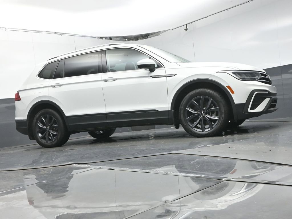Used 2022 Volkswagen Tiguan SE FWD image 32